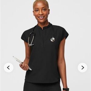 Figs scrub top